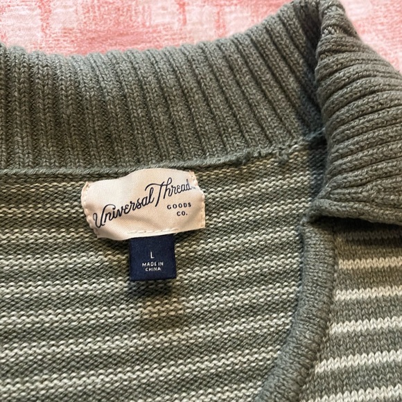 Target Universal Thread sweater - Picture 2 of 4
